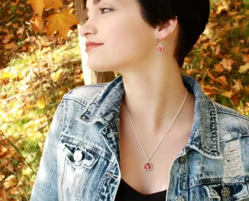 Rhinestone - Rose Pendant Necklace